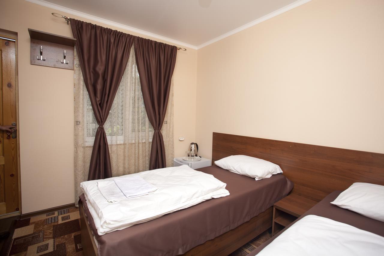 Inn Mroyal Soukhoumi Extérieur photo