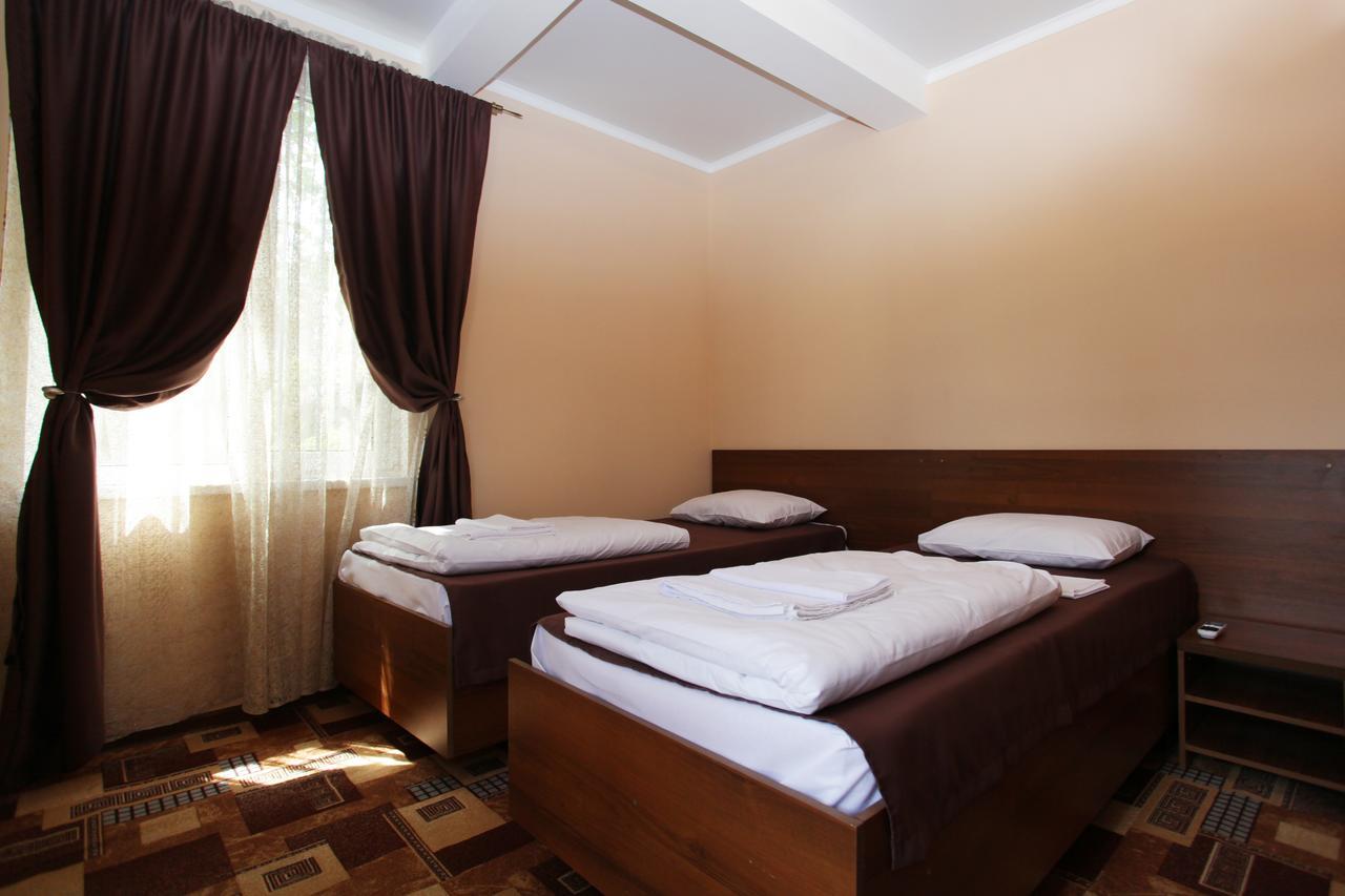 Inn Mroyal Soukhoumi Extérieur photo