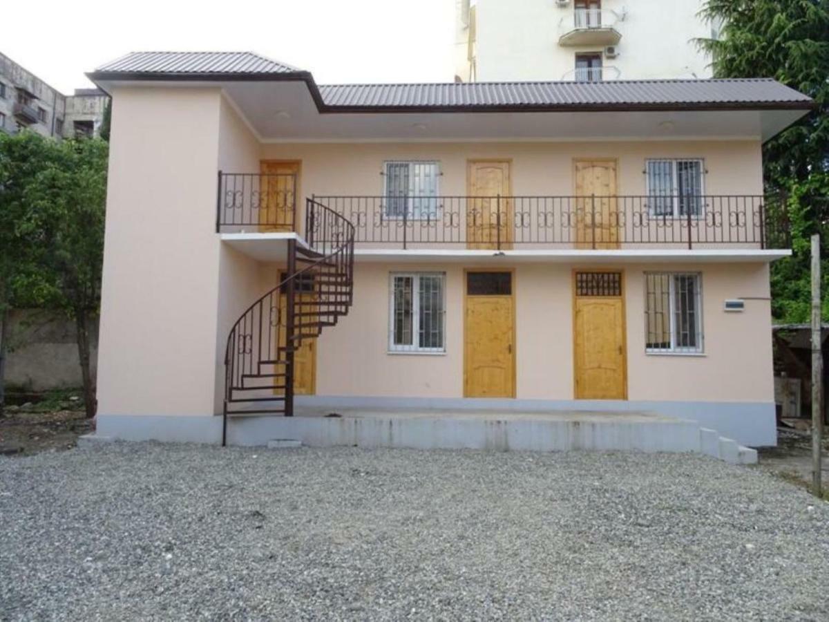 Inn Mroyal Soukhoumi Extérieur photo